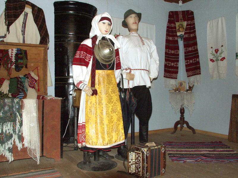 File:Obinitsa_muuseum.jpg